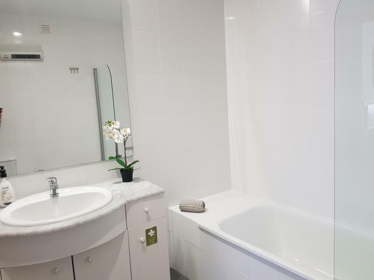 Parque Nacoes Prime Apartments 13 ลิสบอน ภายนอก รูปภาพ
